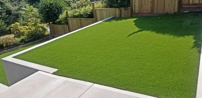 Premium Grass Blades Synthetic Artificial Turf: Installation of Everglades in the City of North Vancouver