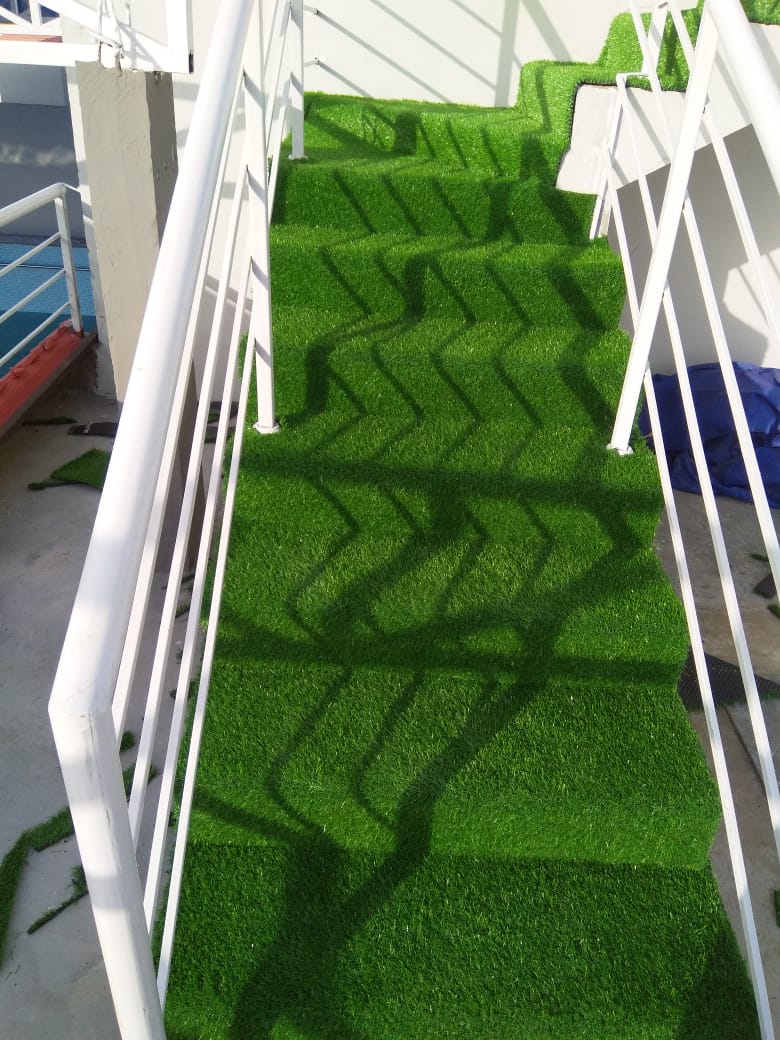 Premium Grass Blades Juniper Artificial Turf