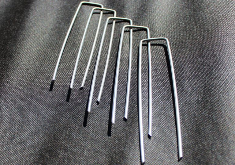 HEAVY GALVANIZED STEEL LANDSCAPE STAPLES Premium Grass Blades